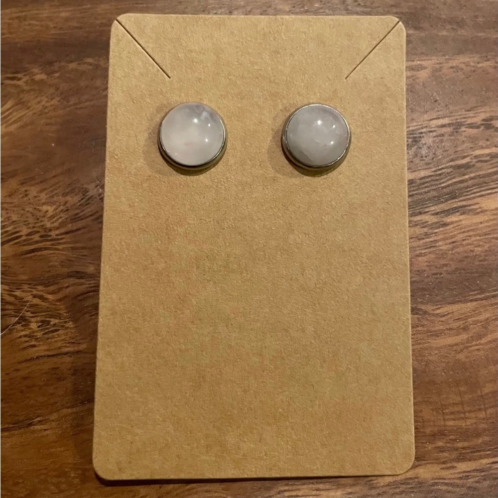 Quartz stud earrings